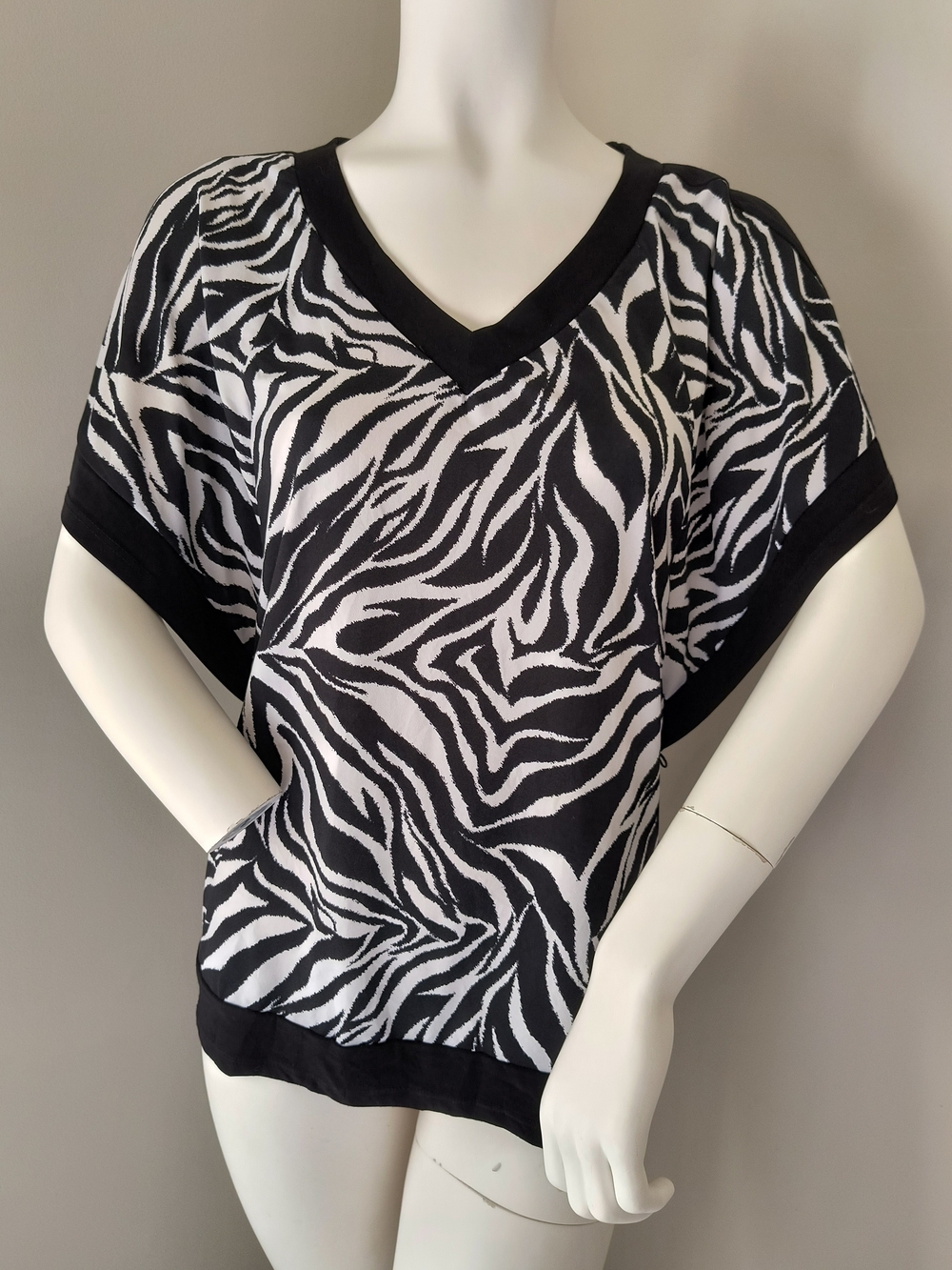 Rendezvous Zebra Print V-Neck Dolman Sleeve Blouse Top